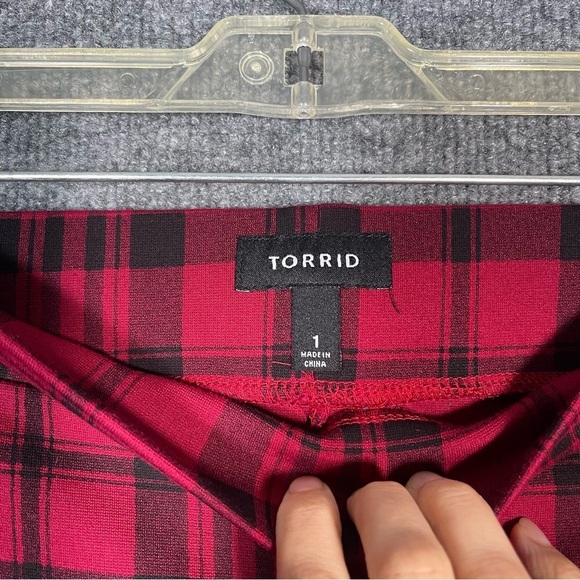 Torrid Women’s 1X Midi Pencil Skirt Stretch Workwear Red Black Plaid Rockabilly - Picture 7 of 9